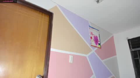 Snapshot of maiaconnor chatting on 02-22-25, 04:07 online show from 02-22-25, 04:07