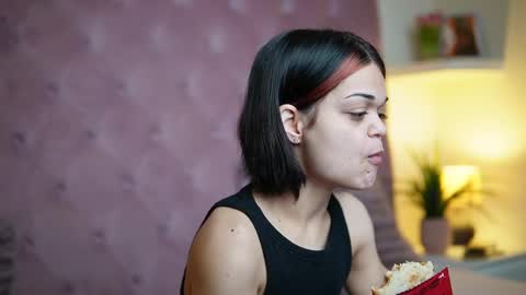  Maia  online show from 02-24-26, 11:36