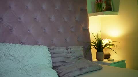  Maia  online show from 04-06-26, 10:00