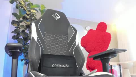 Snapshot of maicolruggeri chatting on 04-14-26, 07:20 MAICOL online show from 04-14-26, 07:20