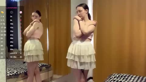 Snapshot of maidacompston chatting on 09-21-25, 09:11 Elina online show from 09-21-25, 09:11
