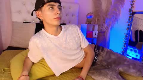 Snapshot of maiky_cooper chatting on 10-16-25, 07:48 Maiky Cooper online show from 10-16-25, 07:48