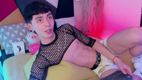 Maiky Cooper online show from 10-22-25, 08:52