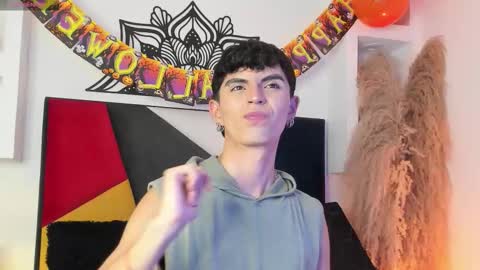 Maiky Cooper online show from 10-26-25, 08:04