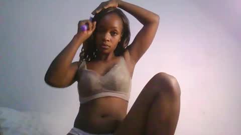 Mailah online show from 03-13-26, 01:01