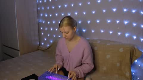 Your kitty online show from 02-06-25, 02:22