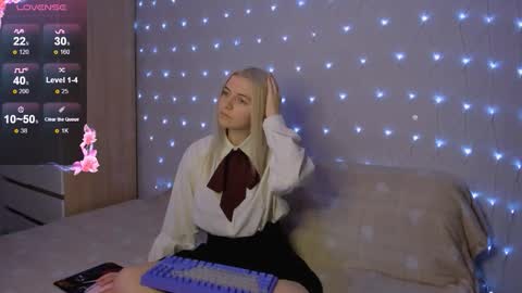 Your kitty online show from 09-17-25, 03:35