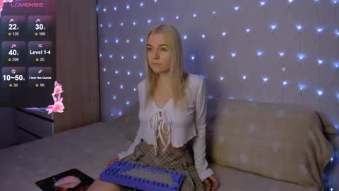 Your kitty online show from 09-19-25, 03:45