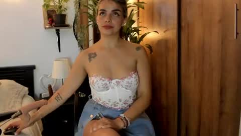 Mailyn Foxx online show from 06-21-26, 01:08