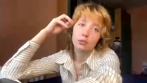 Snapshot of maisawin chatting on 06-20-26, 01:14 Evie online show from 06-20-26, 01:14