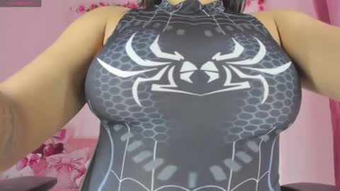 Snapshot of maison_sofiaa chatting on 05-03-26, 04:40 online show from 05-03-26, 04:40