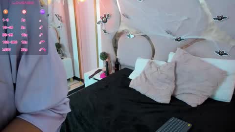 maiyajoness online show from 10-21-25, 04:13