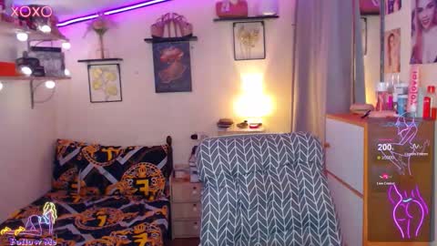 Bella online show from 11-18-25, 04:06