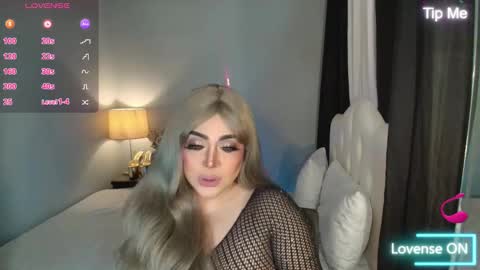 Snapshot of majestydannaxx chatting on 11-22-25, 04:33 majestydannaxx online show from 11-22-25, 04:33