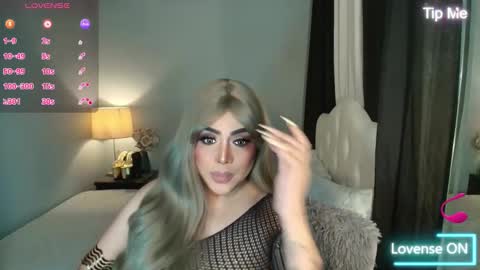 Snapshot of majestydannaxx chatting on 11-23-25, 03:28 majestydannaxx online show from 11-23-25, 03:28