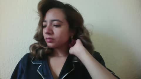 majo_gomezz online show from 10-22-25, 04:18