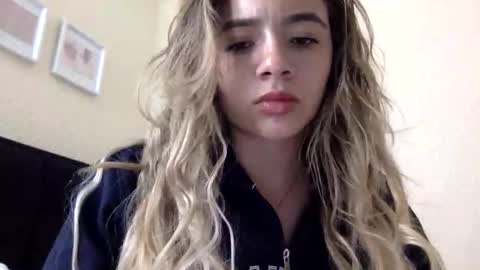 majo_gomezz online show from 04-16-26, 12:33