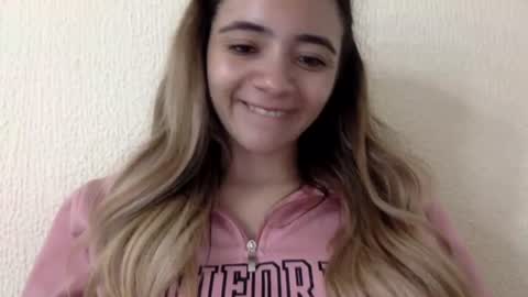 Snapshot of majo_gomezz chatting on 06-20-26, 12:03 majo_gomezz online show from 06-20-26, 12:03