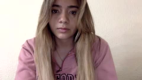 Snapshot of majo_gomezz chatting on 06-27-26, 05:01 majo_gomezz online show from 06-27-26, 05:01