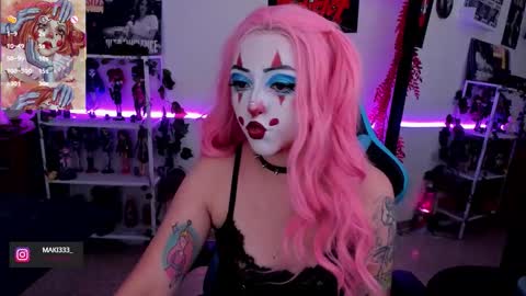 Snapshot of makii_33 chatting on 09-25-25, 10:13 ... ... online show from 09-25-25, 10:13