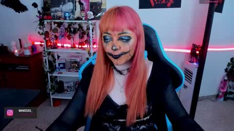 Snapshot of makii_33 chatting on 10-10-25, 09:36 ... ... online show from 10-10-25, 09:36