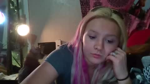 Snapshot of makinziirain chatting on 02-27-26, 06:57 KarizmaticKitten online show from 02-27-26, 06:57