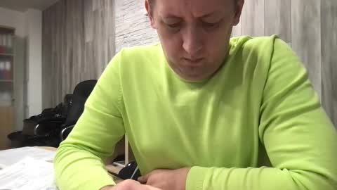 maksoffice online show from 12-22-25, 09:28