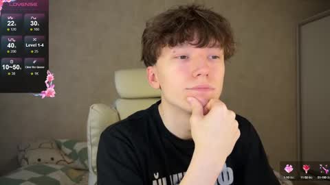 Snapshot of malcolm_yang chatting on 12-24-24, 11:17 Tom and Mark 3 online show from 12-24-24, 11:17