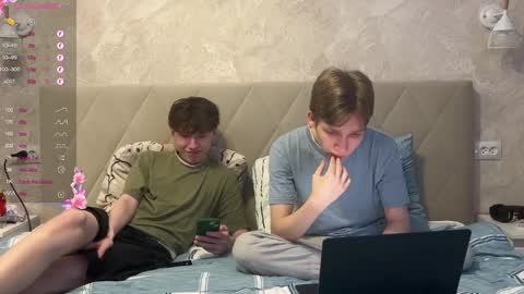 Snapshot of malcolm_yang chatting on 12-27-24, 02:43 Tom and Mark 3 online show from 12-27-24, 02:43