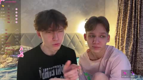 Snapshot of malcolm_yang chatting on 01-10-25, 03:06 Tom and Mark 3 online show from 01-10-25, 03:06