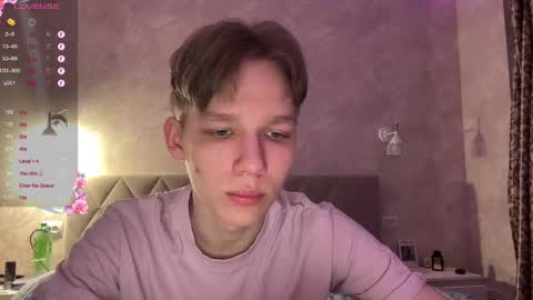 Snapshot of malcolm_yang chatting on 01-12-25, 12:33 Tom and Mark 3 online show from 01-12-25, 12:33