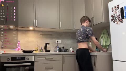 Snapshot of malcolm_yang chatting on 01-28-25, 12:11 Tom and Mark 3 online show from 01-28-25, 12:11