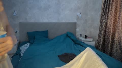 Snapshot of malcolm_yang chatting on 03-04-25, 01:59 Tom and Mark 3 online show from 03-04-25, 01:59