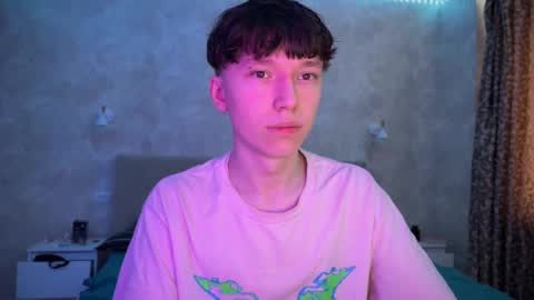 Snapshot of malcolm_yang chatting on 03-08-25, 09:06 Tom and Mark 3 online show from 03-08-25, 09:06