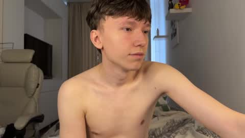 Snapshot of malcolm_yang chatting on 09-28-25, 04:51 Tom and Mark 3 online show from 09-28-25, 04:51