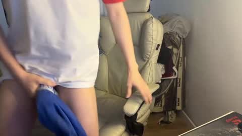 Snapshot of malcolm_yang chatting on 10-07-25, 12:24 Tom and Mark 3 online show from 10-07-25, 12:24