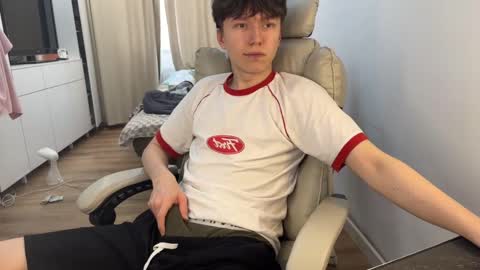 Snapshot of malcolm_yang chatting on 10-29-25, 09:11 Tom and Mark 3 online show from 10-29-25, 09:11