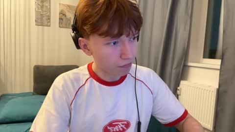 Snapshot of malcolm_yang chatting on 11-27-25, 04:09 Tom and Mark 3 online show from 11-27-25, 04:09