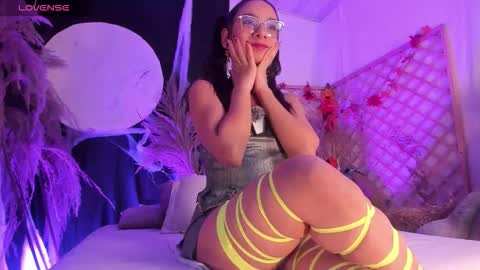 Snapshot of malejasaenz chatting on 10-24-25, 01:07 Alejandra Take domi control in 100 tkns 5 min. Dont miss my moans online show from 10-24-25, 01:07