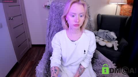 Malena online show from 01-20-25, 01:21