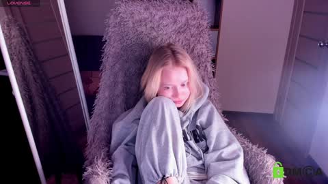 Malena online show from 01-26-25, 01:36