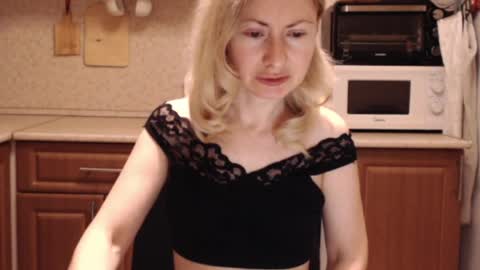 Snapshot of malenamila chatting on 05-23-26, 09:30 Malena online show from 05-23-26, 09:30