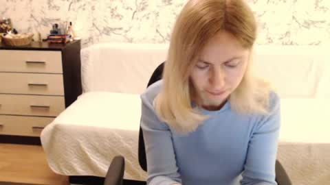 Snapshot of malenamila chatting on 05-28-26, 06:54 Malena online show from 05-28-26, 06:54