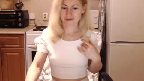 Snapshot of malenamila chatting on 07-21-26, 09:06 Malena online show from 07-21-26, 09:06