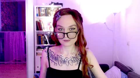 Snapshot of mali_sia chatting on 02-09-25, 01:11 Mischelle online show from 02-09-25, 01:11