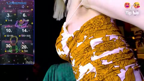 Snapshot of mali_sia chatting on 10-04-25, 06:17 Mischelle online show from 10-04-25, 06:17