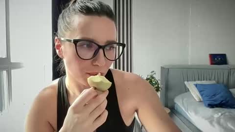 malina568708 online show from 03-11-25, 02:29