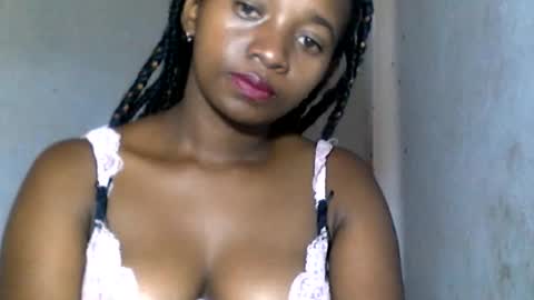 Snapshot of malinah01 chatting on 12-16-24, 11:44 malinah01 online show from 12-16-24, 11:44