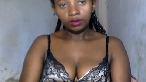 Snapshot of malinah01 chatting on 12-17-24, 07:29 malinah01 online show from 12-17-24, 07:29