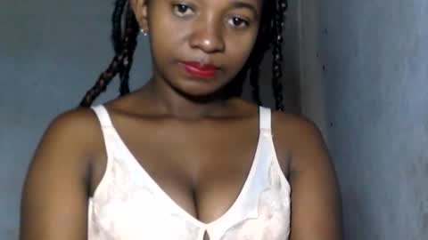 Snapshot of malinah01 chatting on 12-19-24, 04:34 malinah01 online show from 12-19-24, 04:34